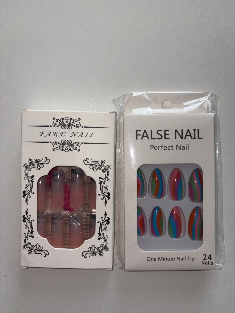 💕two press on nails